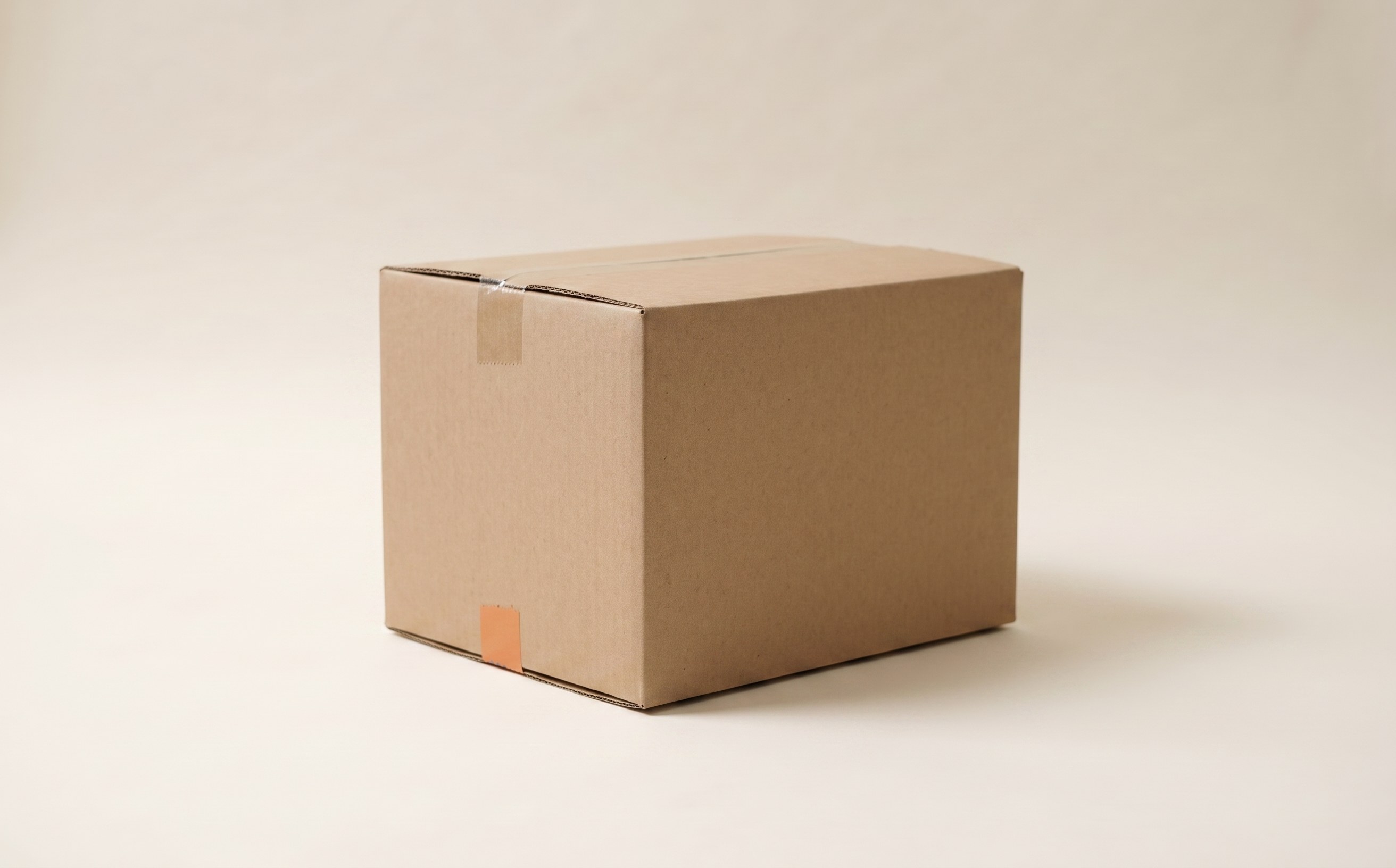 Cajas de cartón corrugado BUGA PAPER armadas y apiladas